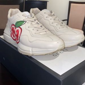 GUCCI Rhyton Apple Sneakers